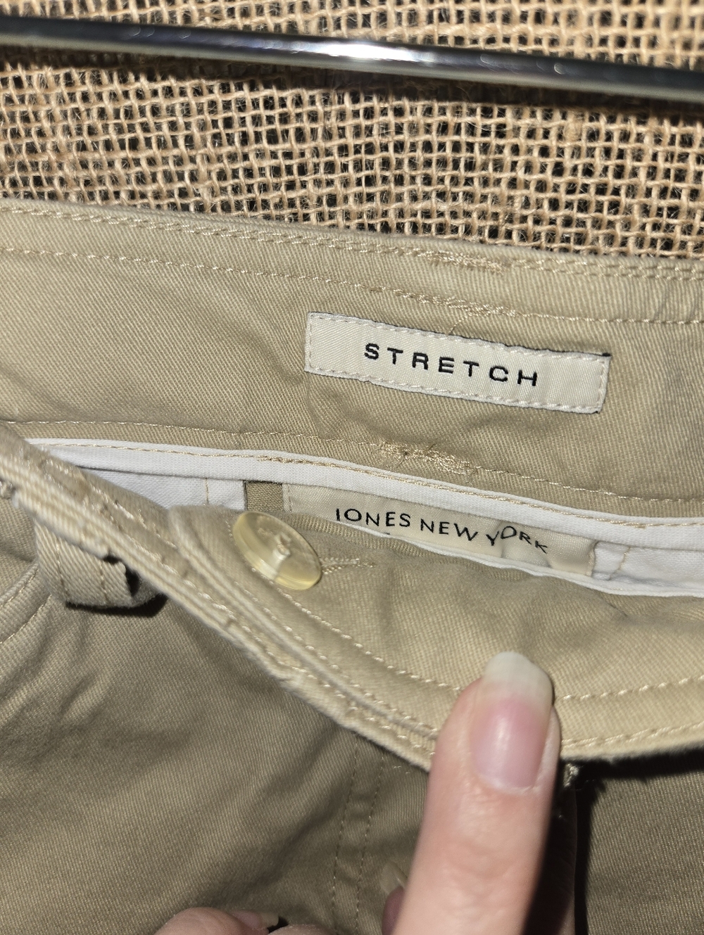 Jones New York Sport Stretch Women's Tan Chino Bermuda Shorts Size 8 - Picture 10 of 13
